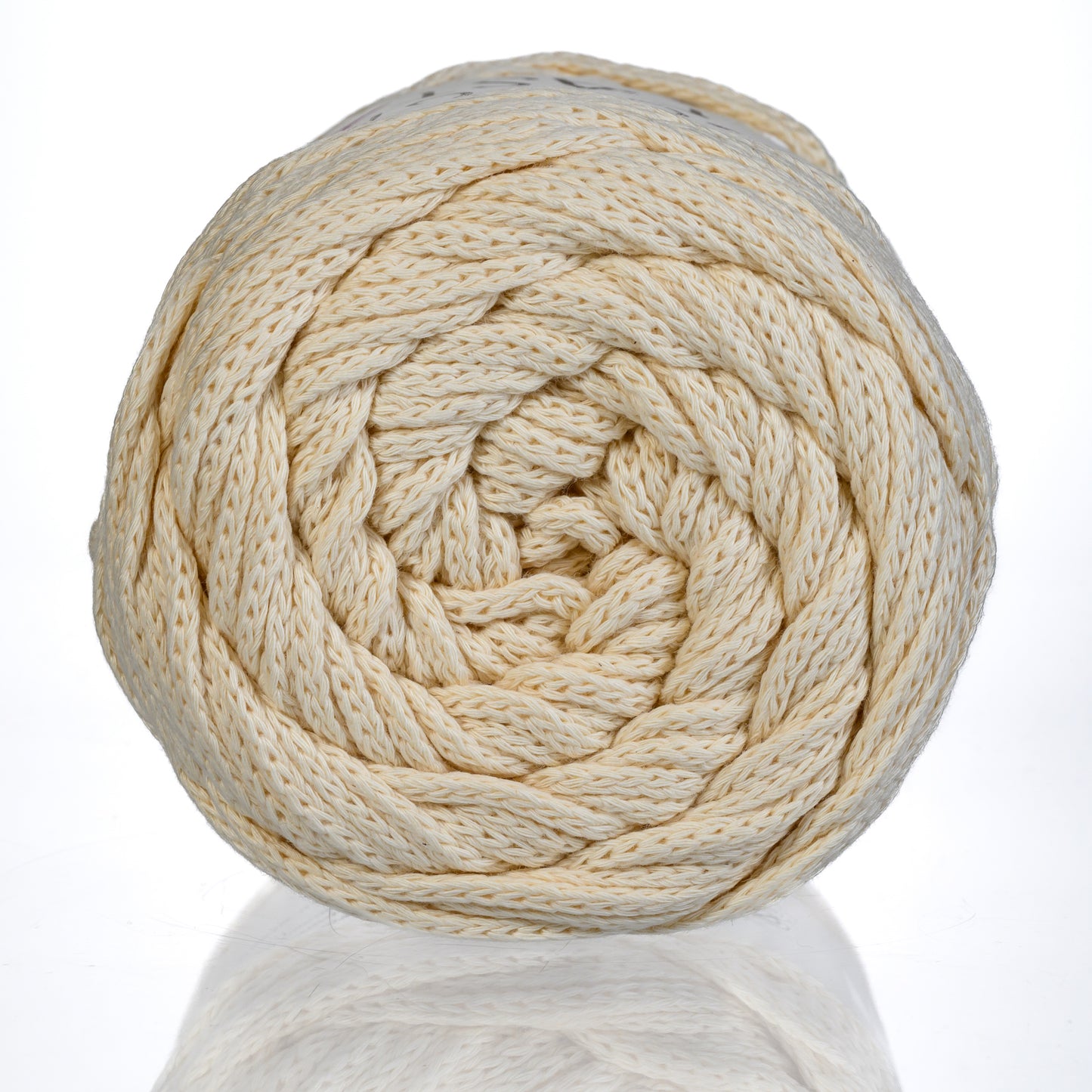 Comma Cotton Yarn in Ivory Color Detail View